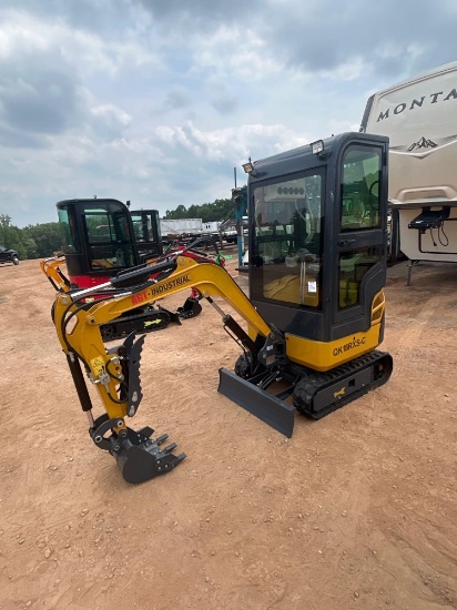 2024 AGT QK18RXS-C ENCLOSED CAB MINI EXCAVATOR