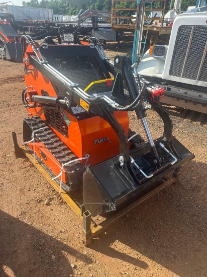 2024 FUTURE FT 36C RIDE ON MINI SKID STEER