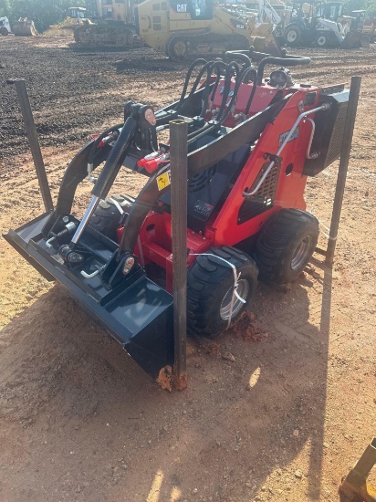 2025 FUTURE FT323W RIDE ON MINI SKID STEER