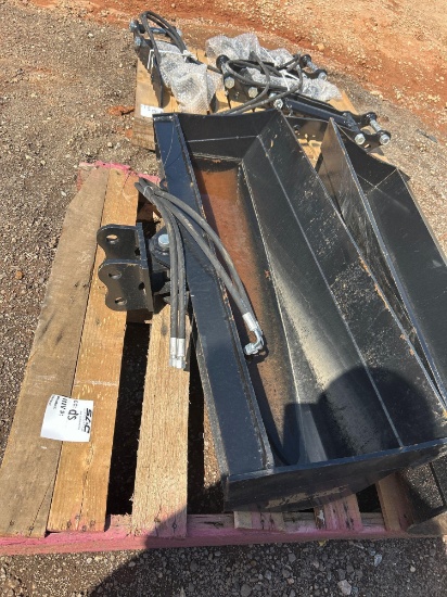 UNUSED 40IN HYDRAULIC SWIVEL BUCKET W/HOSES