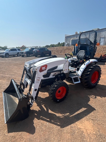 UNUSED BOBCAT CT2040 4 WD UTILITY TRACTOR W/FL8 FRONT END LOADER