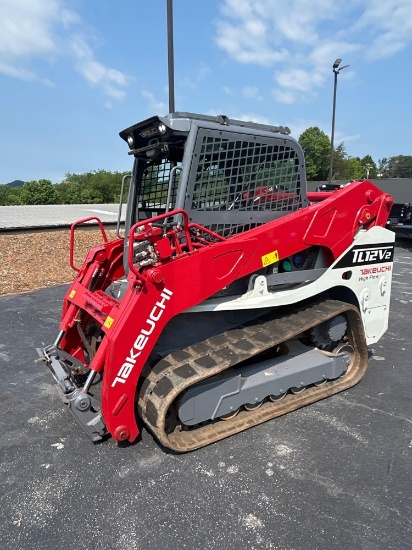 TAKEUCHI TL12V2 HI FLOW ENCLOSED CAB CRAWLER SKID STEER