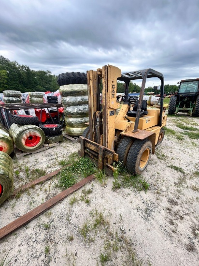 CATERPILLAR V80D PNUEMATIC TIRE DUALLY FORKLIFT