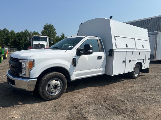2018 FORD F350 XL ENCLOSED BODY SERVICE TRUCK