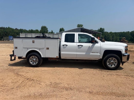 2018 CHEVROLET 3500HD CREW CAB SERVICE BODY TRUCK
