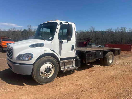 2013 FREIGHTLINER M2 S/A FLATBED TRUCK