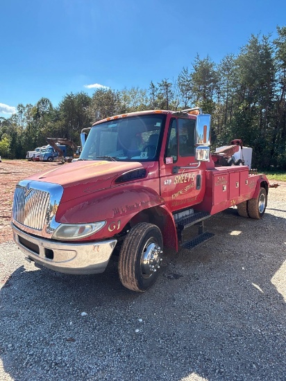 2002 International 4300 SBA 4x2 Dually Wrecker Tow Truck