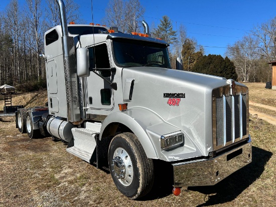 2015 Kenworth T800 T/A Sleeper Truck Tractor