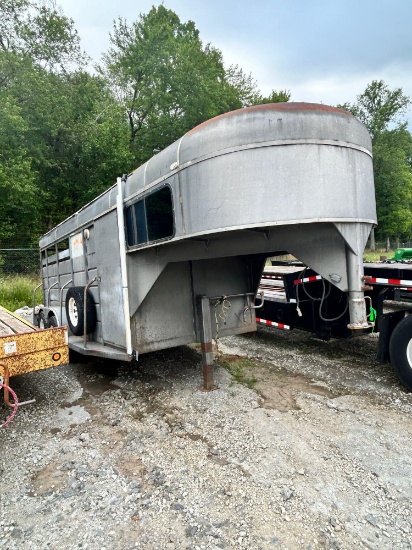 1990 S&H T/A STOCK TRAILER