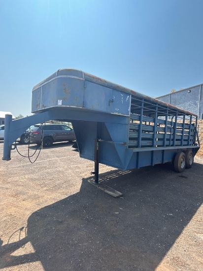 16FT T/A GOOSENECK STOCK TRAILER