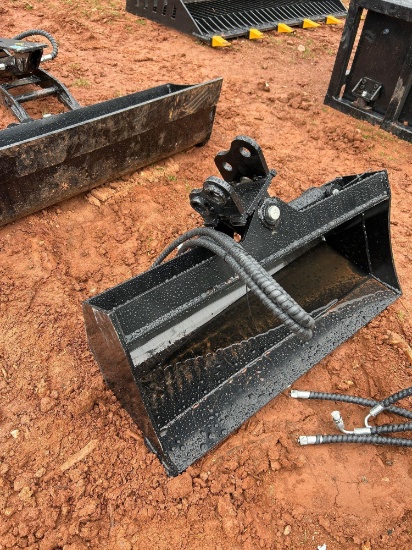 FUTURE 32IN MINI EXCAVATOR SWING BUCKET