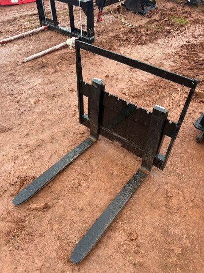 FUTURE MINI SKID STEER FORK ATTACHMENT