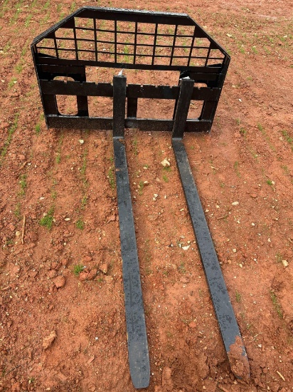 FUTURE 60IN SKID STEER FORK ATTACHMENT