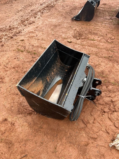 FUTURE MINI EXCAVATOR 24IN SWING BUCKET