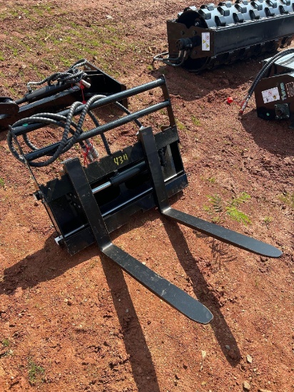 FUTURE MINI SKID STEER SIDE SHIFT FORK ATTACHMENT