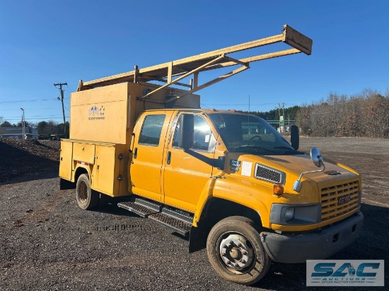 2007 GMC C4500 CREW CAB ENCLOSED SERVICE BODY S/A TRUCK