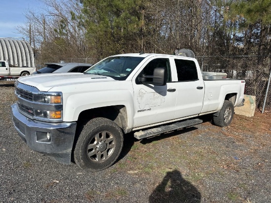 2015 CHEVROLET SILVERADO 2500 HD 4 X 4 CREW CAB PICK UP