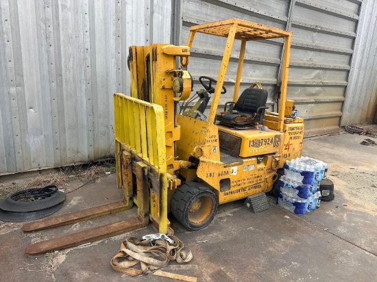 HYSTER S60XLS 6000LB FORKLIFT