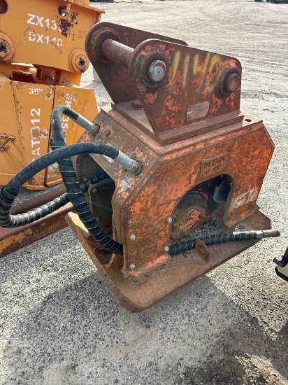 NPK EXCAVATOR VIBRATORY COMPACTOR/DRVER ATTACHMENT
