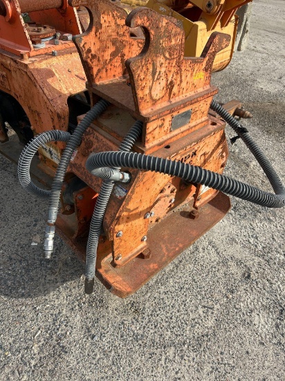 NPK C4C-C4112 EXCAVATOR VIBRATORY COMPACTOR/DRIVER ATTACHMENT
