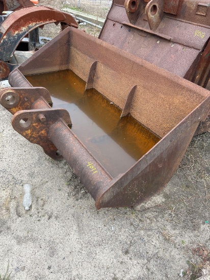 78IN EXCAVATOR BUCKET