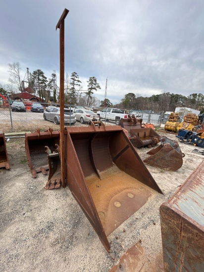 62IN HYDRAULIC EXCAVATOR BUCKET