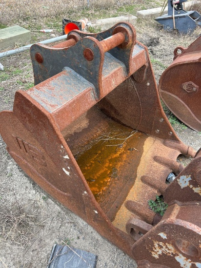 WERK-BRAU 42IN HYDRAULIC EXCAVATOR BUCKET
