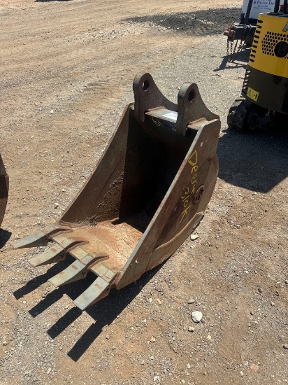 Jr 18in 310k Backhoe Bucket