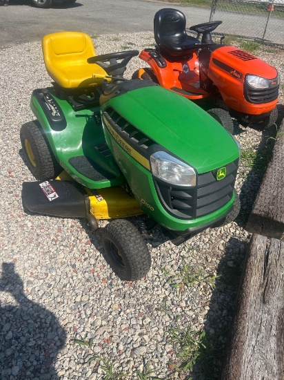John Deere D100 42in Ride On Lawn Mower