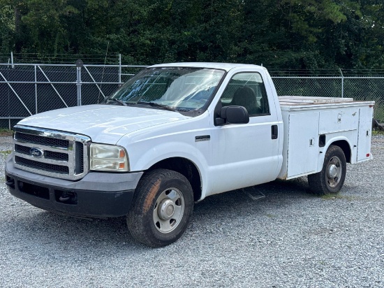2005 FORD F-250 XL 4X2 SERVICE BODY TRUCK