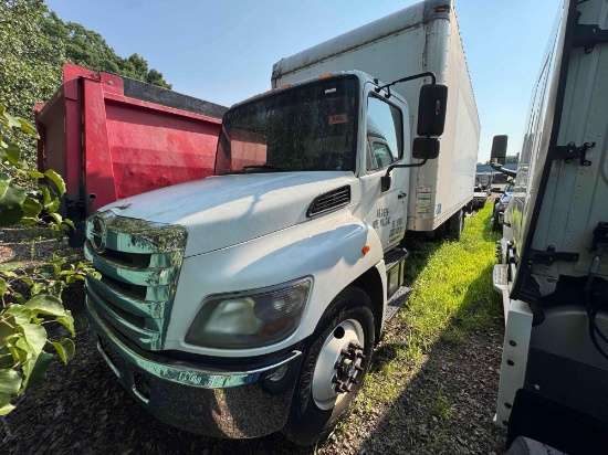 2016 HINO 259 24FT BOX TRUCK