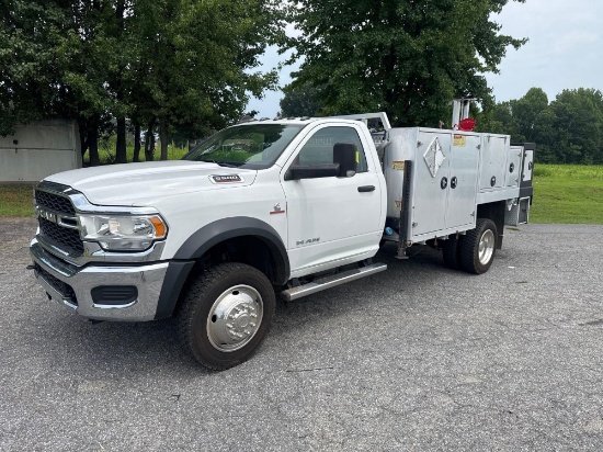 2019 RAM 5500 SINGLE CAB HEAVY DUTY TURBO DIESEL 4x4 SERVICE BODY TRUCK