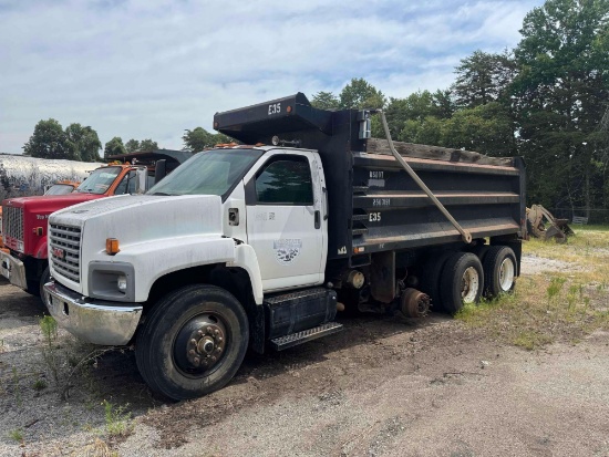2005 GMC C8 TRI/A DUMP TRUCK