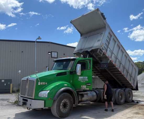 2017 KENWORTH T880 TRI/A DUMP TRUCK