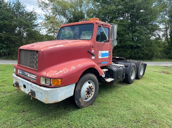 1989 INTERNATIONAL F-8300 6X4 T/A DAY CAB TRUCK TRACTOR