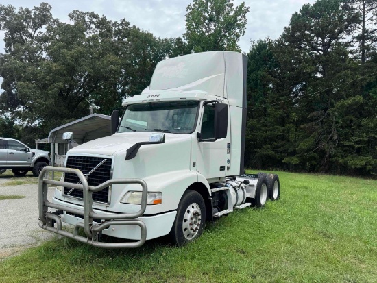 2016 VOLVO VNM T/A 6x4 DAY CAB TRUCK TRACTOR