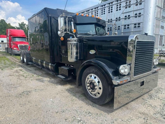 PETERBILT 379 T/A CUSTOM SUPER CONDO SLEEPER TRUCK