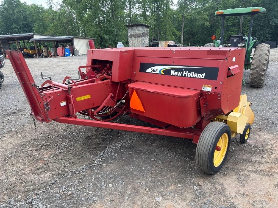 NEW HOLLAND 565 SQUARE BALER