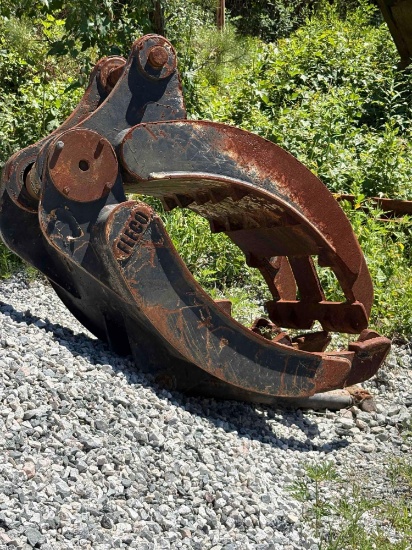 Fleeco Clamshell Grapple Excavator Attachment