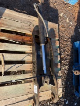 USED HYDRAULIC THUMB