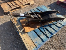USED HYDRAULIC THUMB