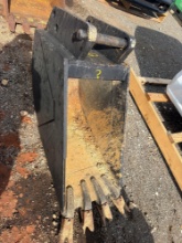 USED 17 EXCAVATOR BUCKET