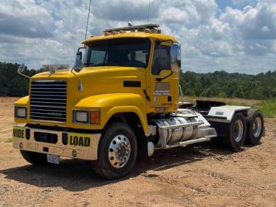 2016 Mack Chu613 T/A Day Cab Truck Tractor