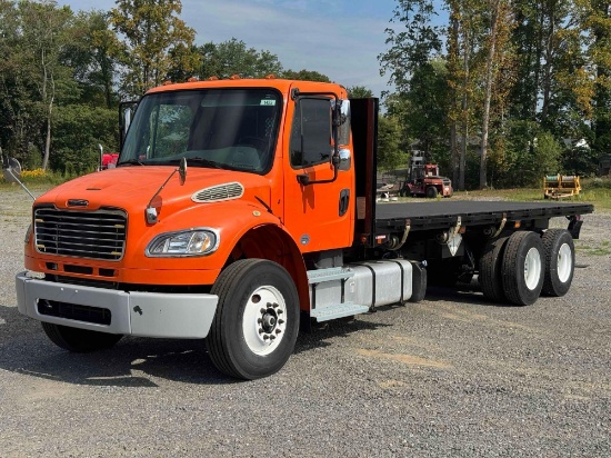 2017 Freightliner M2 Single Cab 26ft T/A Flatbed Truck