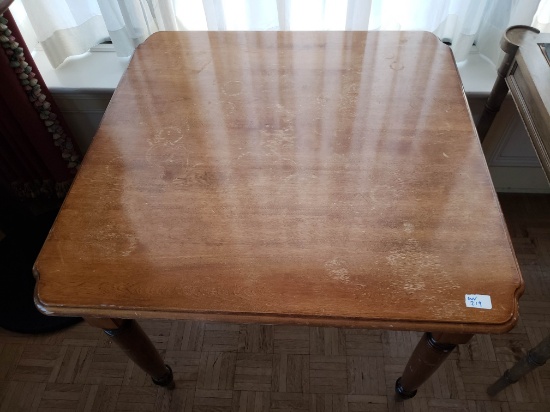 Card Table, Oak, 4 legs, some finish loss