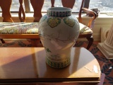 Oriental urn, birds/floral pattern, broken lid, with stand