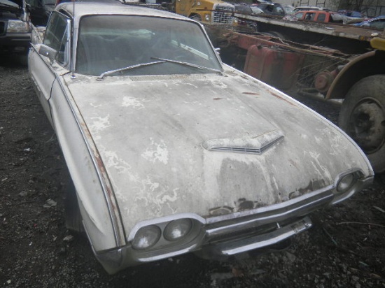 1963 Ford Thunderbird 2-Door Hardtop (With Engine)