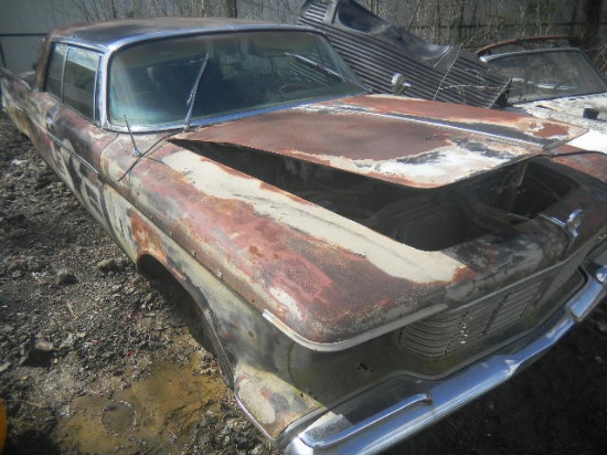 1962 Chrysler Crown Imperial 2-Door with Engine