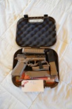 Glock 9x19 w/(3) Clips, Docs, Case