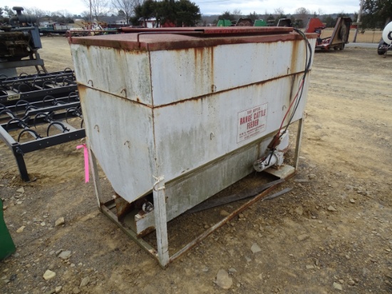 T&S Range Cattle Feeder